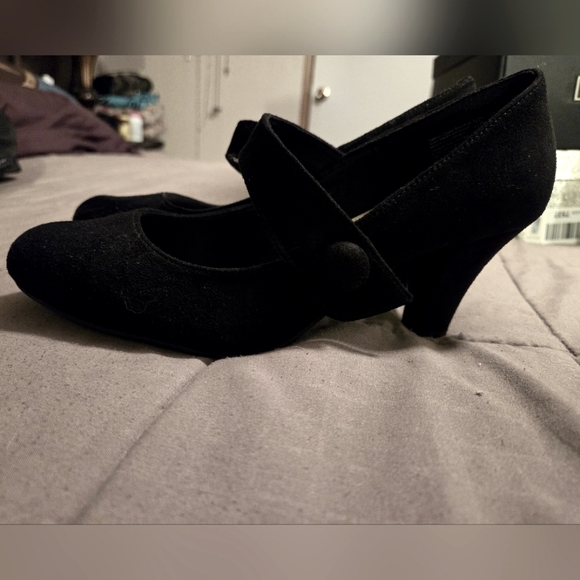 Women's 7.5 heels - Picture 1 of 7